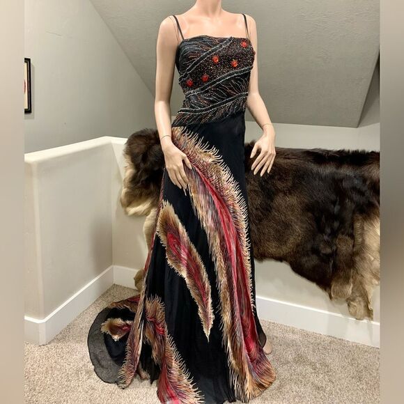 Stunning Silk Jacquard Floral Sleeveless Evening Dress with Exquisite Beading - Picture 3 of 16